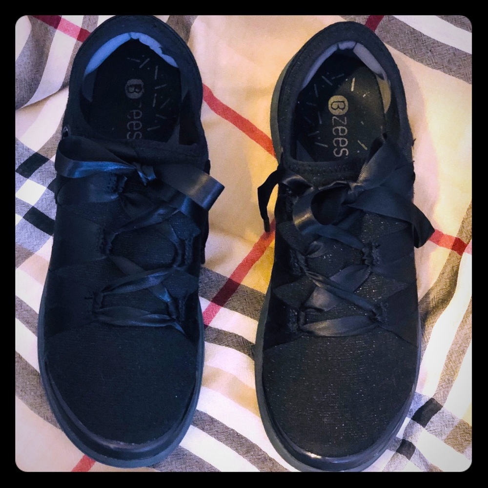 Bzees “Inspire” Casual Sneakers